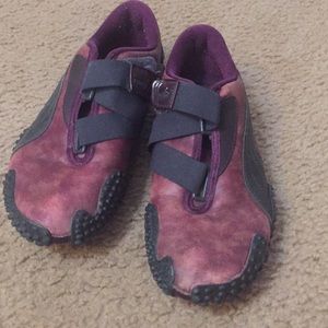 Purple Puma Tennis Shoes